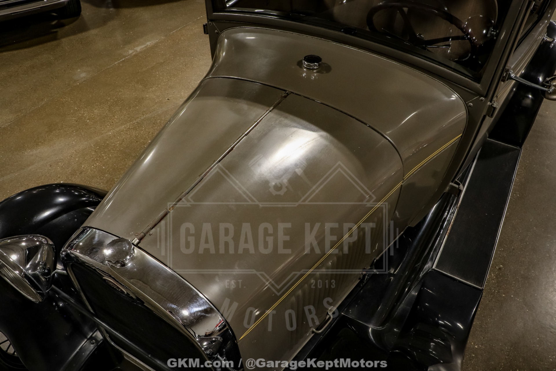 Ford-Model-a-1928-Brown-BeigeTan-32