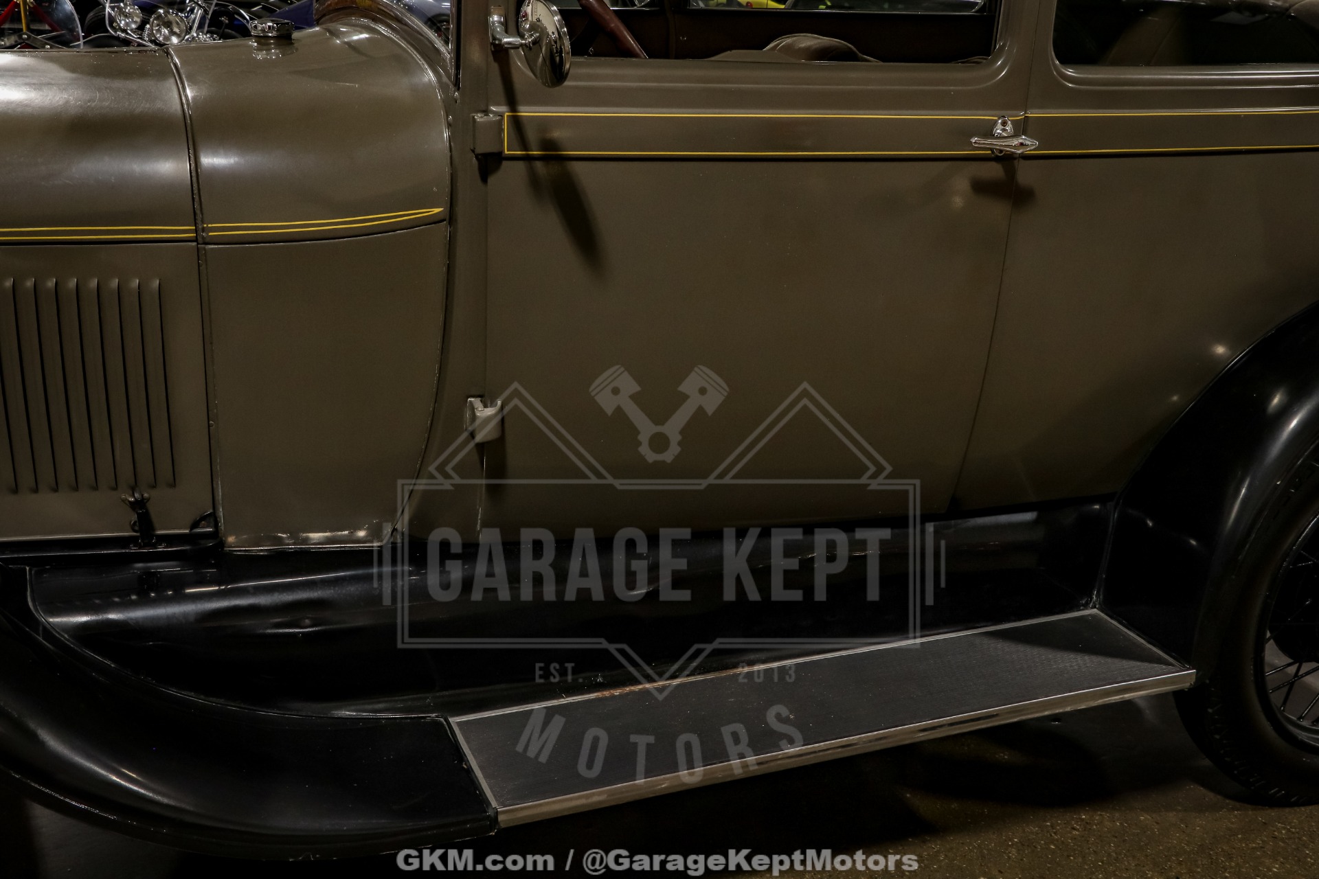 Ford-Model-a-1928-Brown-BeigeTan-36