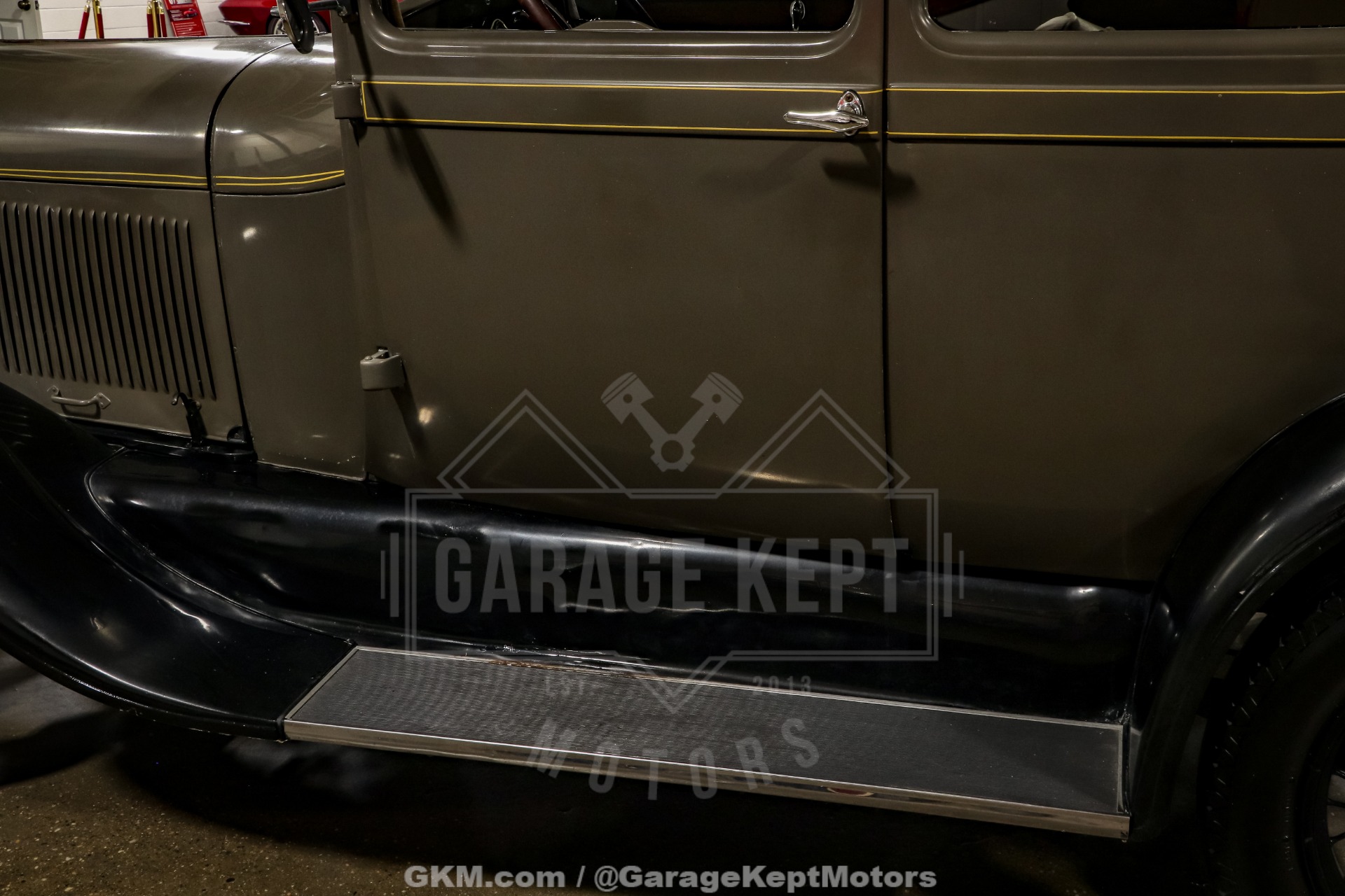 Ford-Model-a-1928-Brown-BeigeTan-37