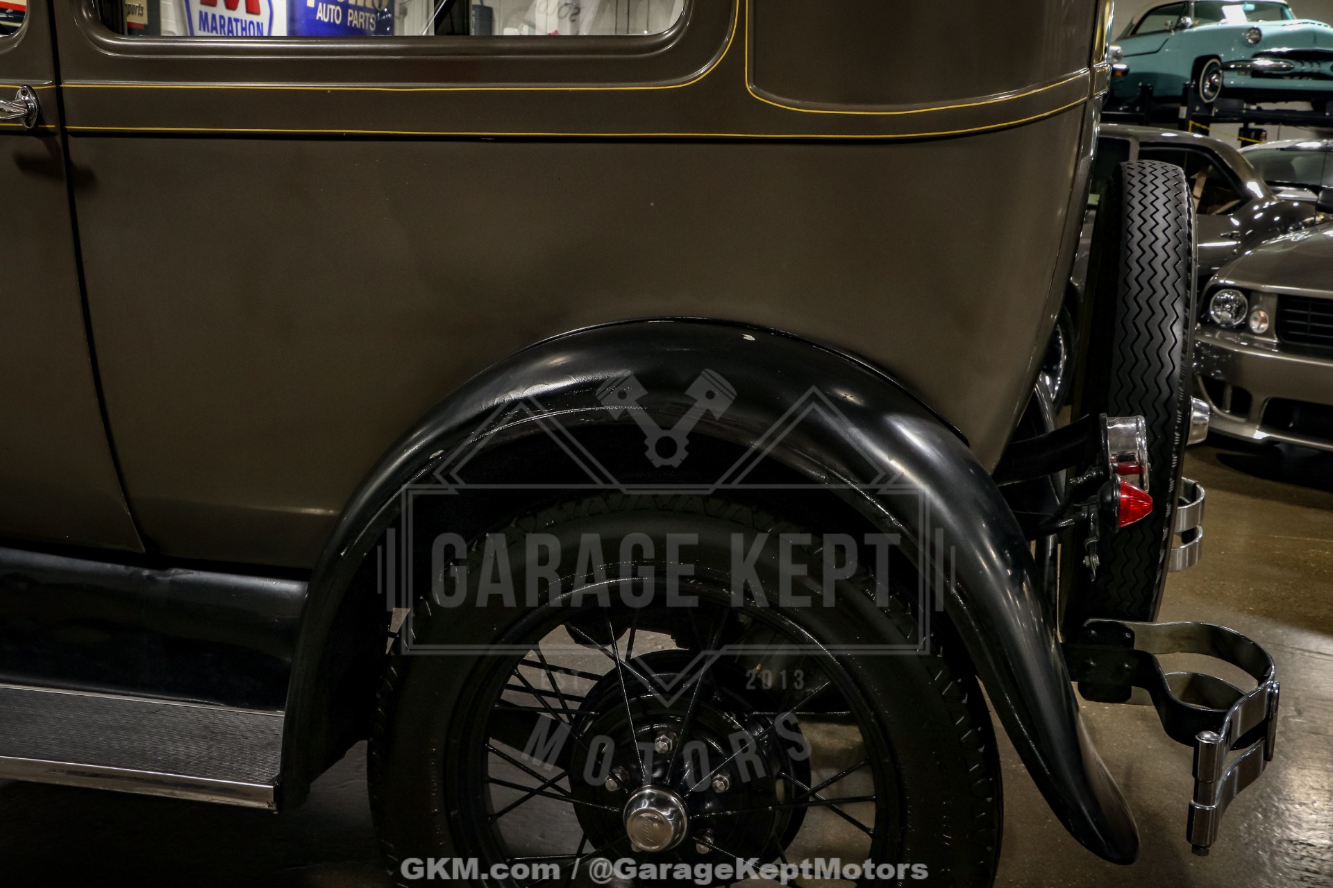 Ford-Model-a-1928-Brown-BeigeTan-39