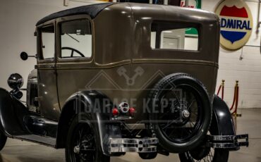 Ford-Model-a-1928-Brown-BeigeTan-40