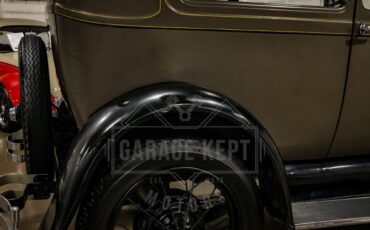 Ford-Model-a-1928-Brown-BeigeTan-42