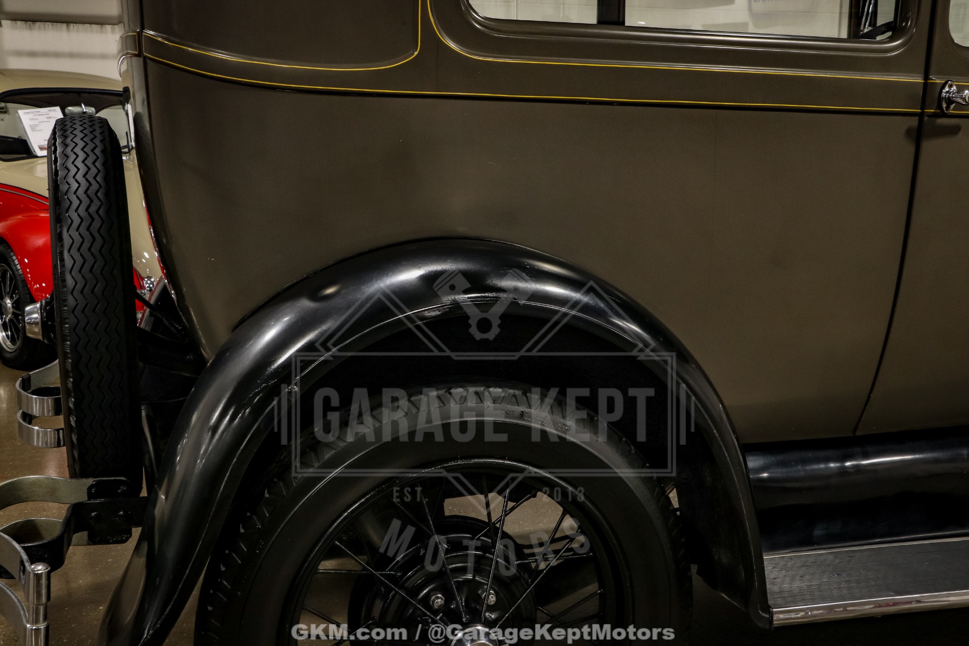 Ford-Model-a-1928-Brown-BeigeTan-42