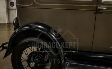 Ford-Model-a-1928-Brown-BeigeTan-43