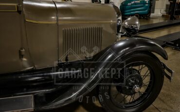 Ford-Model-a-1928-Brown-BeigeTan-46