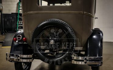 Ford-Model-a-1928-Brown-BeigeTan-47