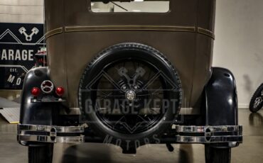 Ford-Model-a-1928-Brown-BeigeTan-48