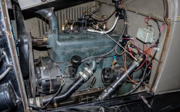 Ford-Model-a-1928-Brown-BeigeTan-5