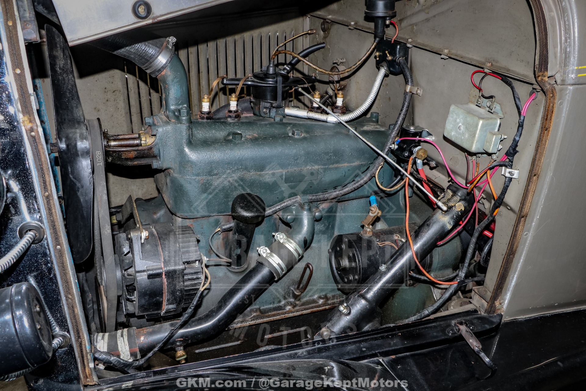 Ford-Model-a-1928-Brown-BeigeTan-5