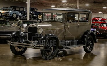 Ford-Model-a-1928-Brown-BeigeTan-6
