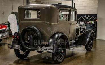 Ford-Model-a-1928-Brown-BeigeTan-8