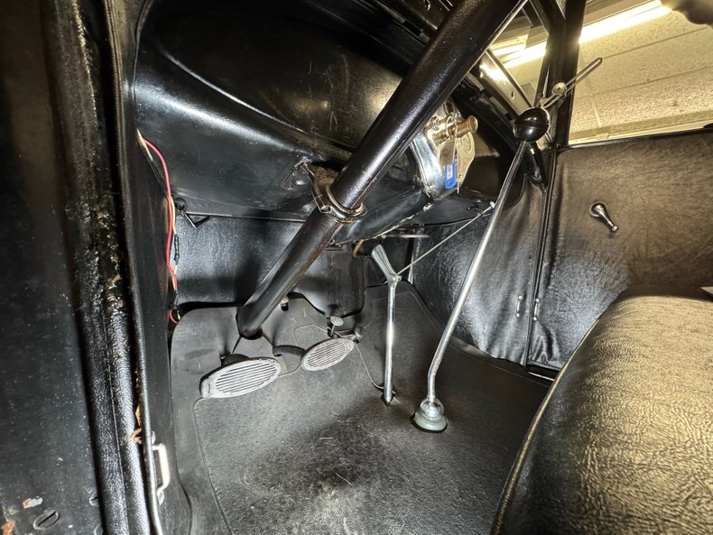 Ford-Model-a-1929-Black-Black-44