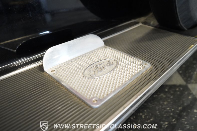 Ford-Model-a-1929-Burgundy-Brown-48