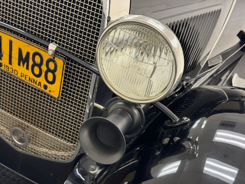 Ford-Model-a-1930-Black-Brown-10