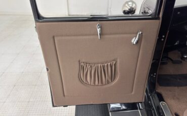 Ford-Model-a-1930-Black-Brown-12