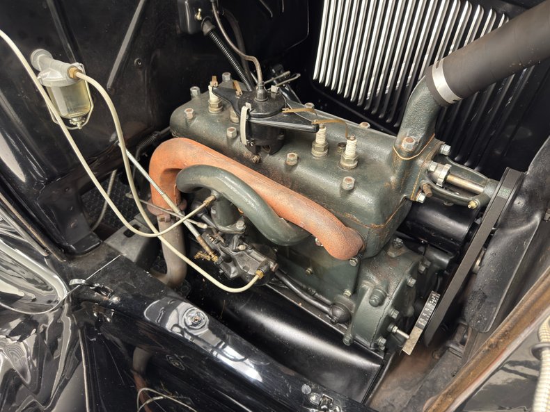 Ford-Model-a-1930-Black-Brown-23