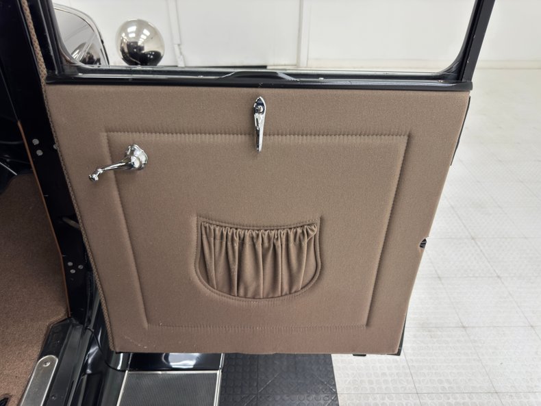 Ford-Model-a-1930-Black-Brown-27