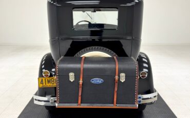 Ford-Model-a-1930-Black-Brown-3