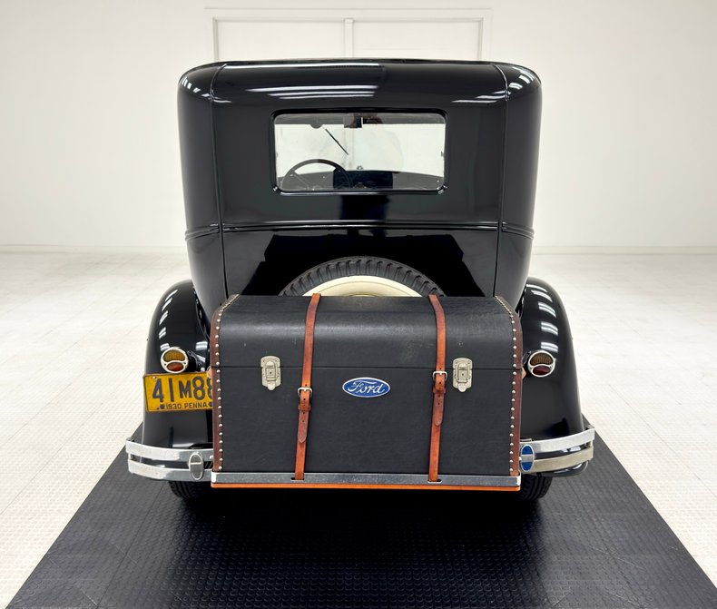 Ford-Model-a-1930-Black-Brown-3