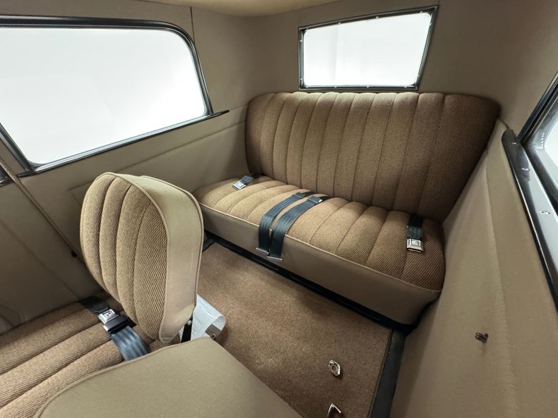 Ford-Model-a-1930-Black-Brown-30