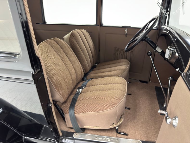 Ford-Model-a-1930-Black-Brown-31