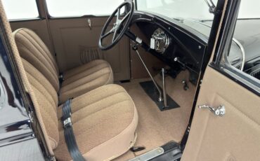 Ford-Model-a-1930-Black-Brown-32