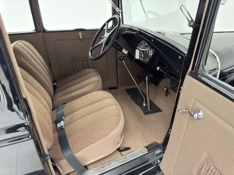 Ford-Model-a-1930-Black-Brown-32