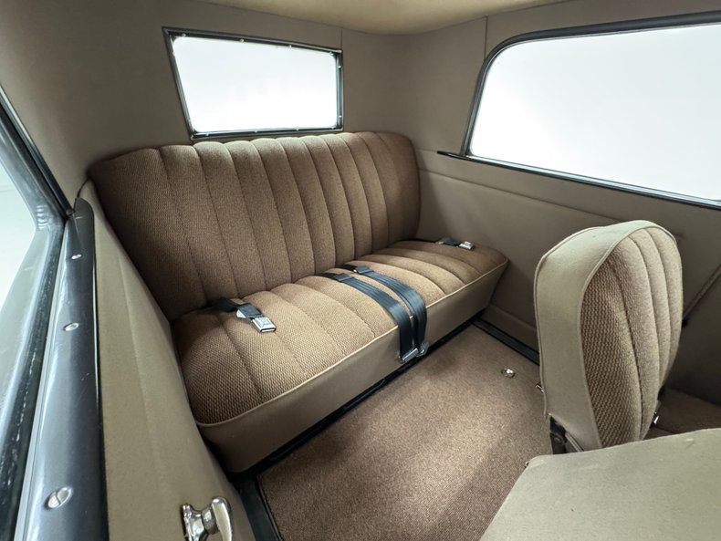 Ford-Model-a-1930-Black-Brown-33