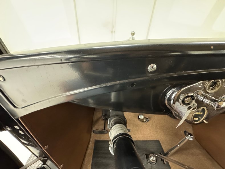 Ford-Model-a-1930-Black-Brown-34