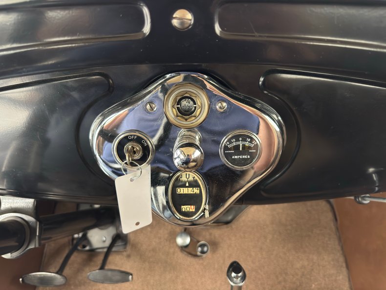 Ford-Model-a-1930-Black-Brown-36