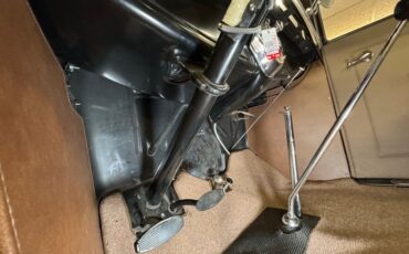 Ford-Model-a-1930-Black-Brown-37