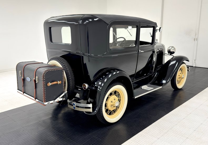 Ford-Model-a-1930-Black-Brown-4