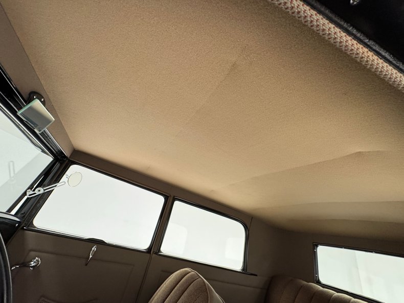 Ford-Model-a-1930-Black-Brown-40