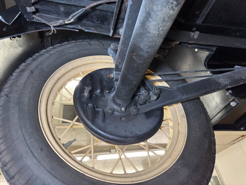 Ford-Model-a-1930-Black-Brown-43