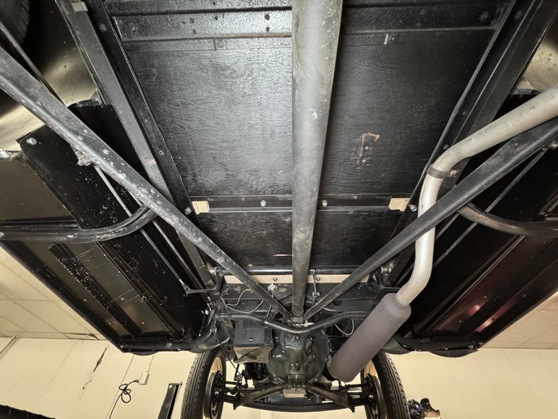 Ford-Model-a-1930-Black-Brown-44