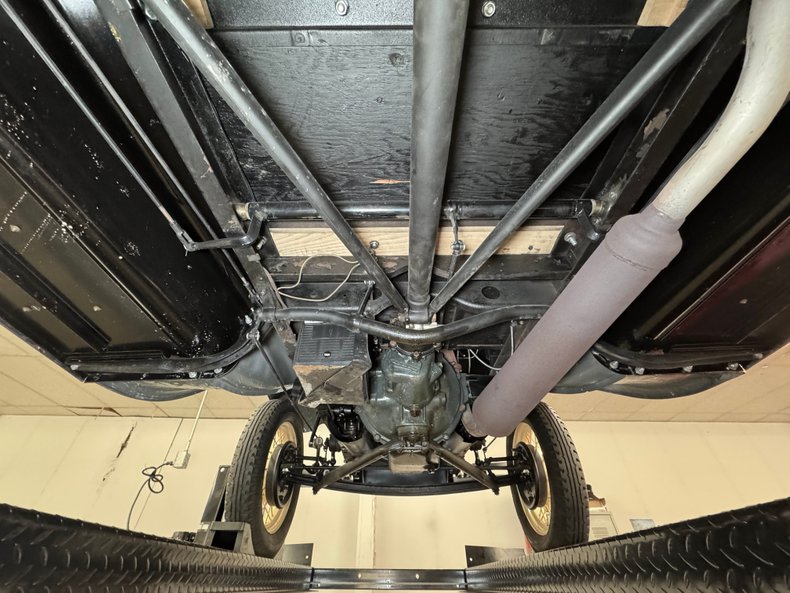 Ford-Model-a-1930-Black-Brown-45