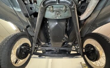 Ford-Model-a-1930-Black-Brown-48