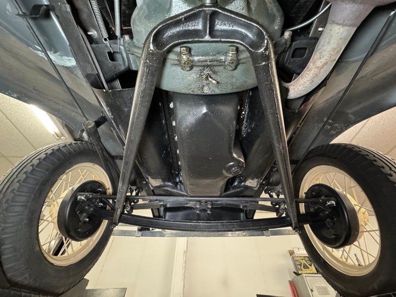 Ford-Model-a-1930-Black-Brown-48