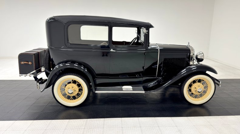 Ford-Model-a-1930-Black-Brown-5
