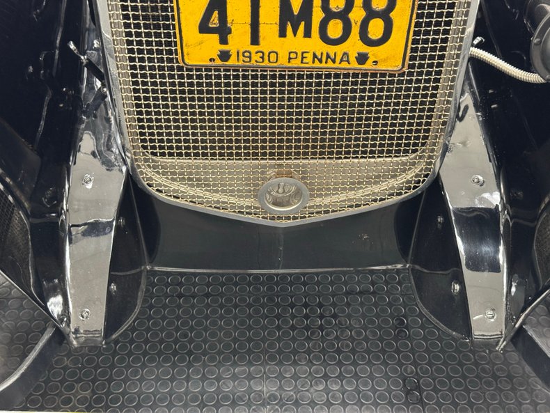 Ford-Model-a-1930-Black-Brown-8