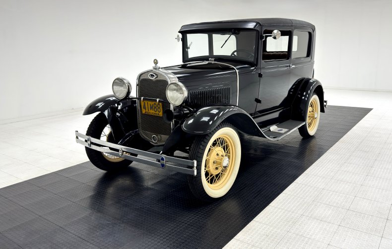 Ford-Model-a-1930-Black-Brown