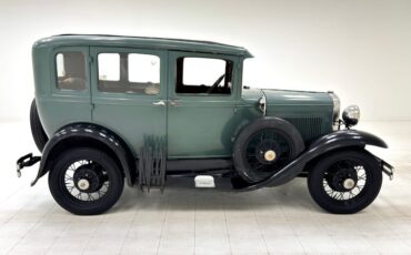 Ford-Model-a-1930-Elkpoint-Green-Tan-14