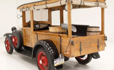 Ford-Model-a-1931-Beige-Black-1