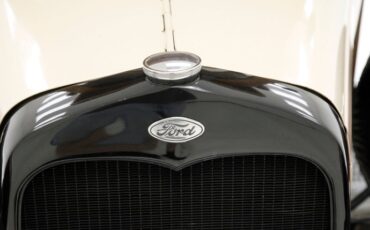 Ford-Model-a-1931-Beige-Black-11