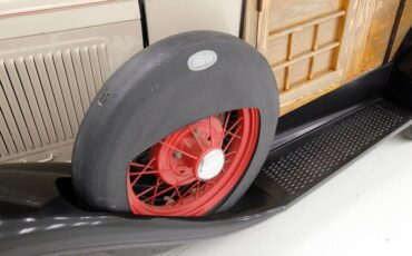 Ford-Model-a-1931-Beige-Black-17