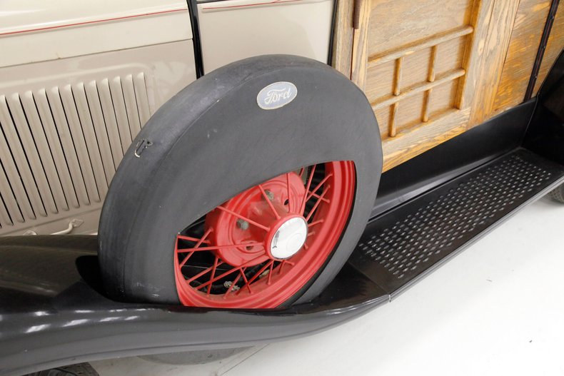 Ford-Model-a-1931-Beige-Black-17