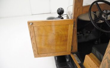 Ford-Model-a-1931-Beige-Black-20