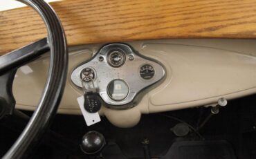 Ford-Model-a-1931-Beige-Black-25