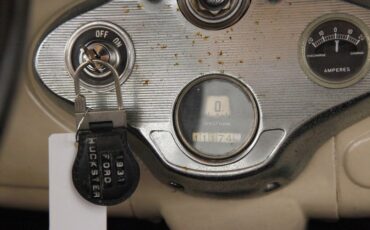 Ford-Model-a-1931-Beige-Black-26