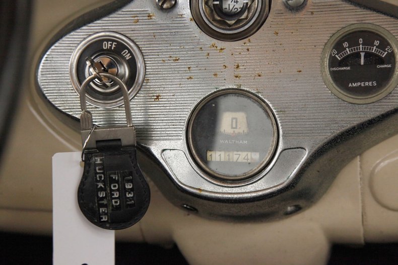 Ford-Model-a-1931-Beige-Black-26